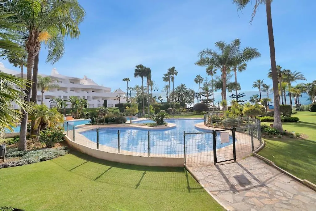 Lujoso Adosado Frente Al Mar Con Piscina Y Jardin - Riviera Andaluza 3 Villa Estepona Spain