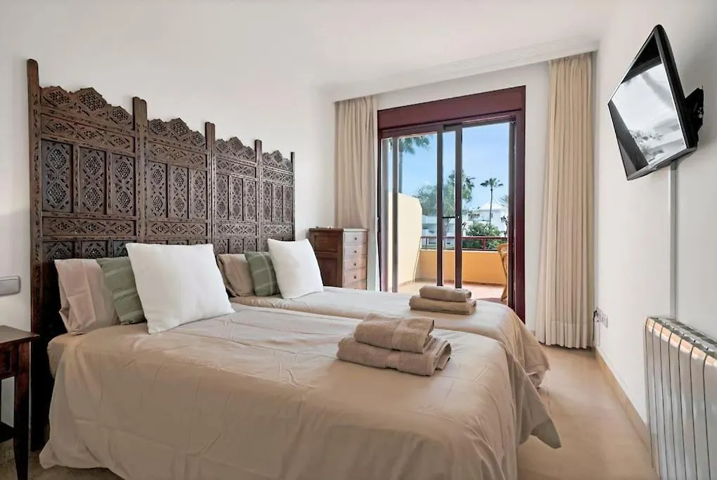 Lujoso Adosado Frente Al Mar Con Piscina Y Jardin - Riviera Andaluza 3 Villa Estepona 0*,  Spain